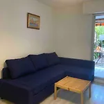 דירה 200 M De La Jardin Calme *
